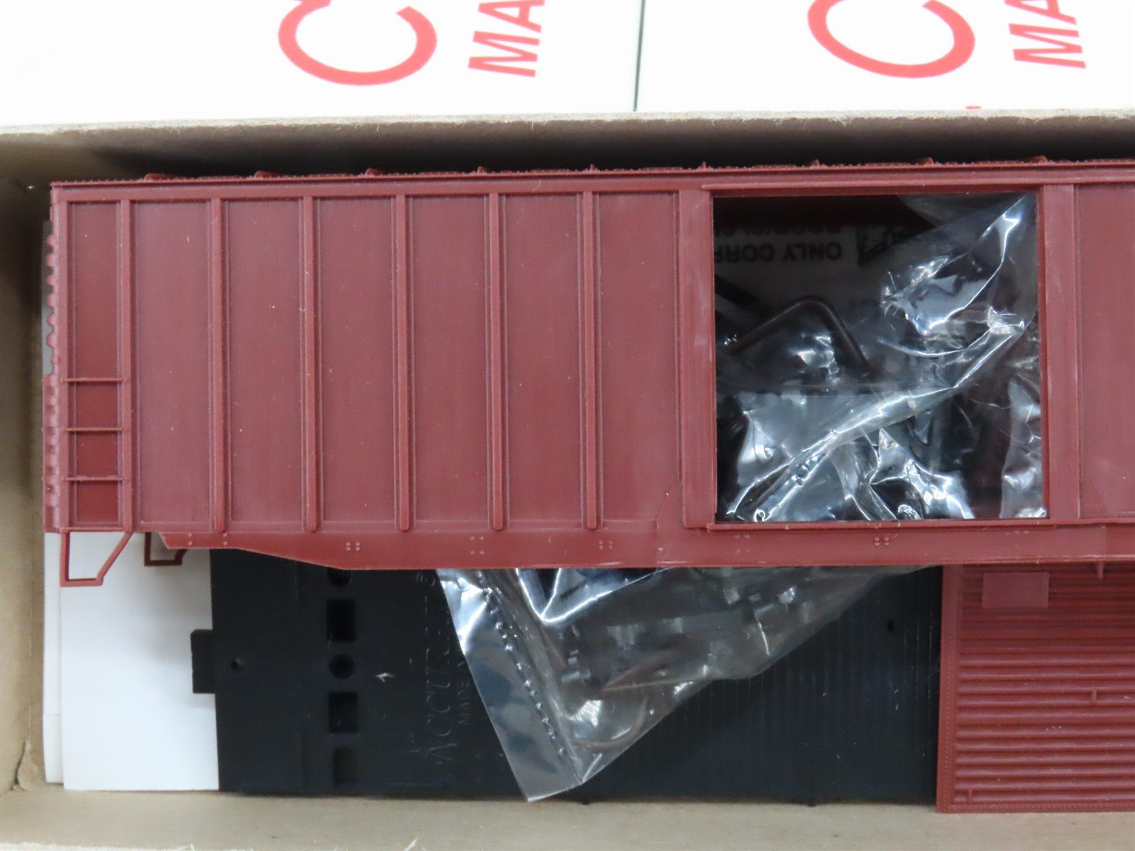 LOT of 6 HO Accurail Kit #5600 Undecorated Brownish Red 50' Ext. Post Box Car