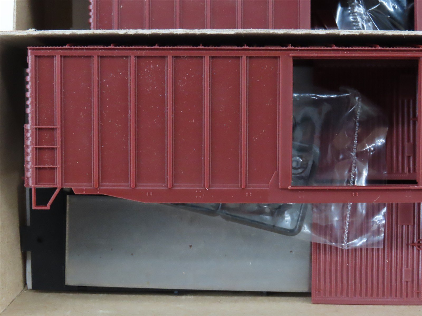 LOT of 6 HO Accurail Kit #5600 Undecorated Brownish Red 50' Ext. Post Box Car