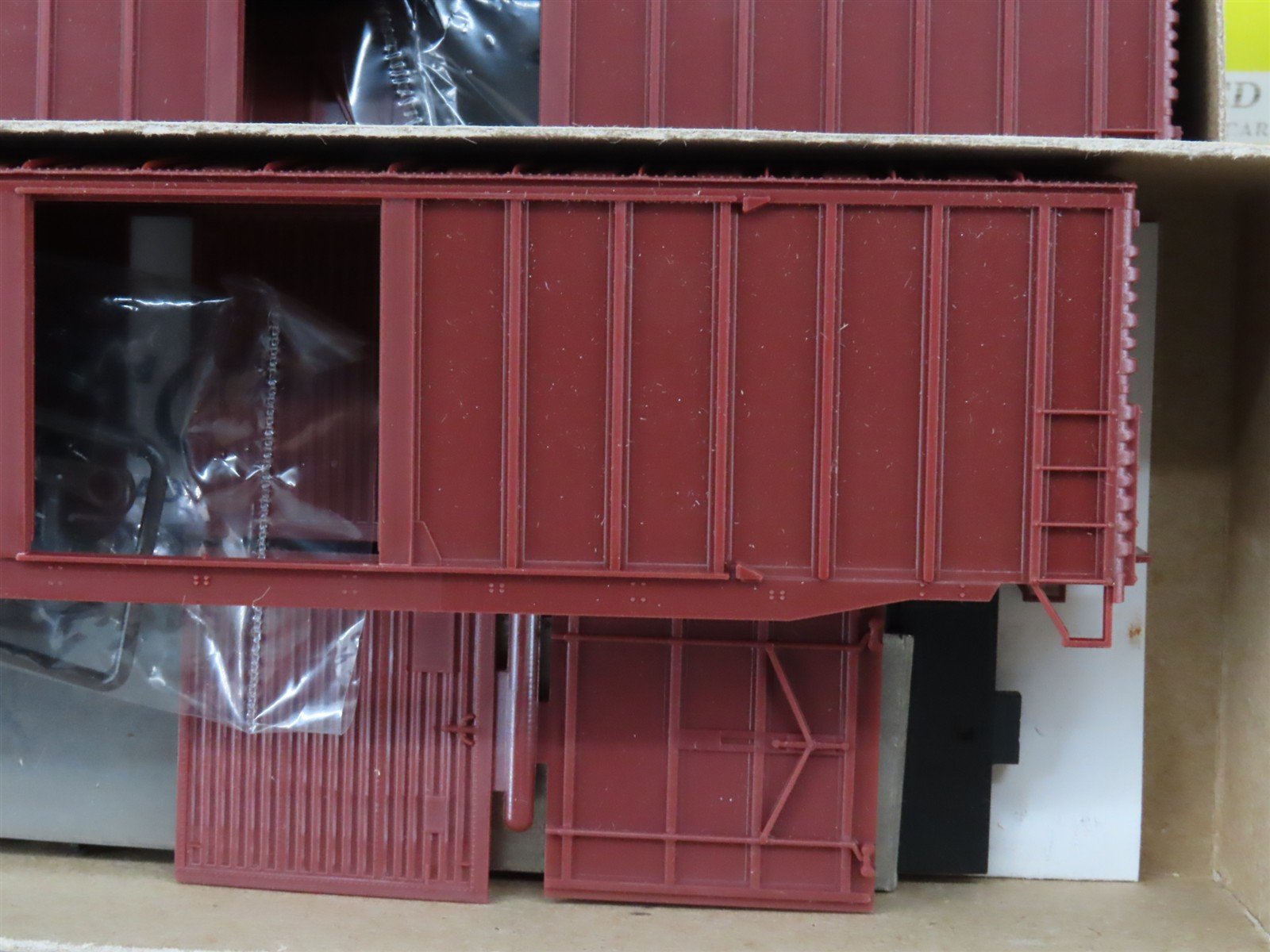 LOT of 6 HO Accurail Kit #5600 Undecorated Brownish Red 50' Ext. Post Box Car