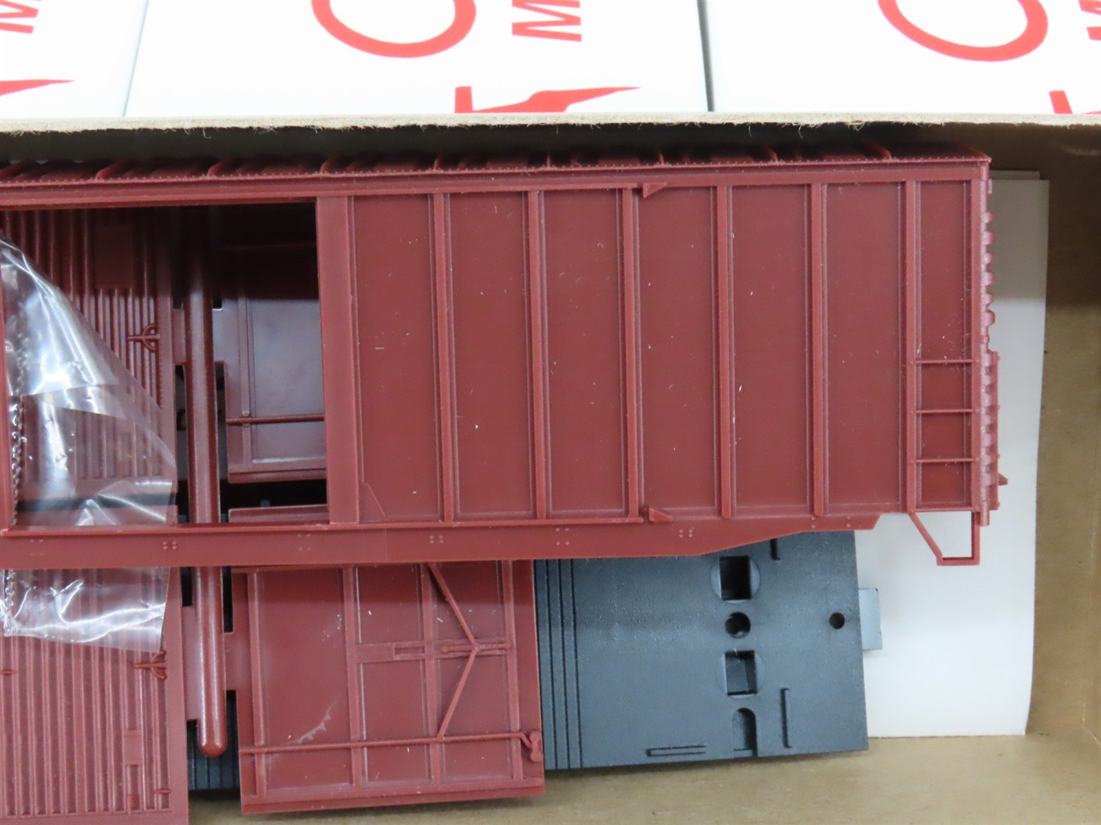 LOT of 6 HO Accurail Kit #5600 Undecorated Brownish Red 50' Ext. Post Box Car