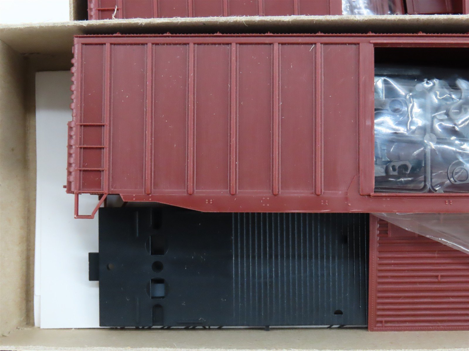 LOT of 6 HO Accurail Kit #5600 Undecorated Brownish Red 50' Ext. Post Box Car