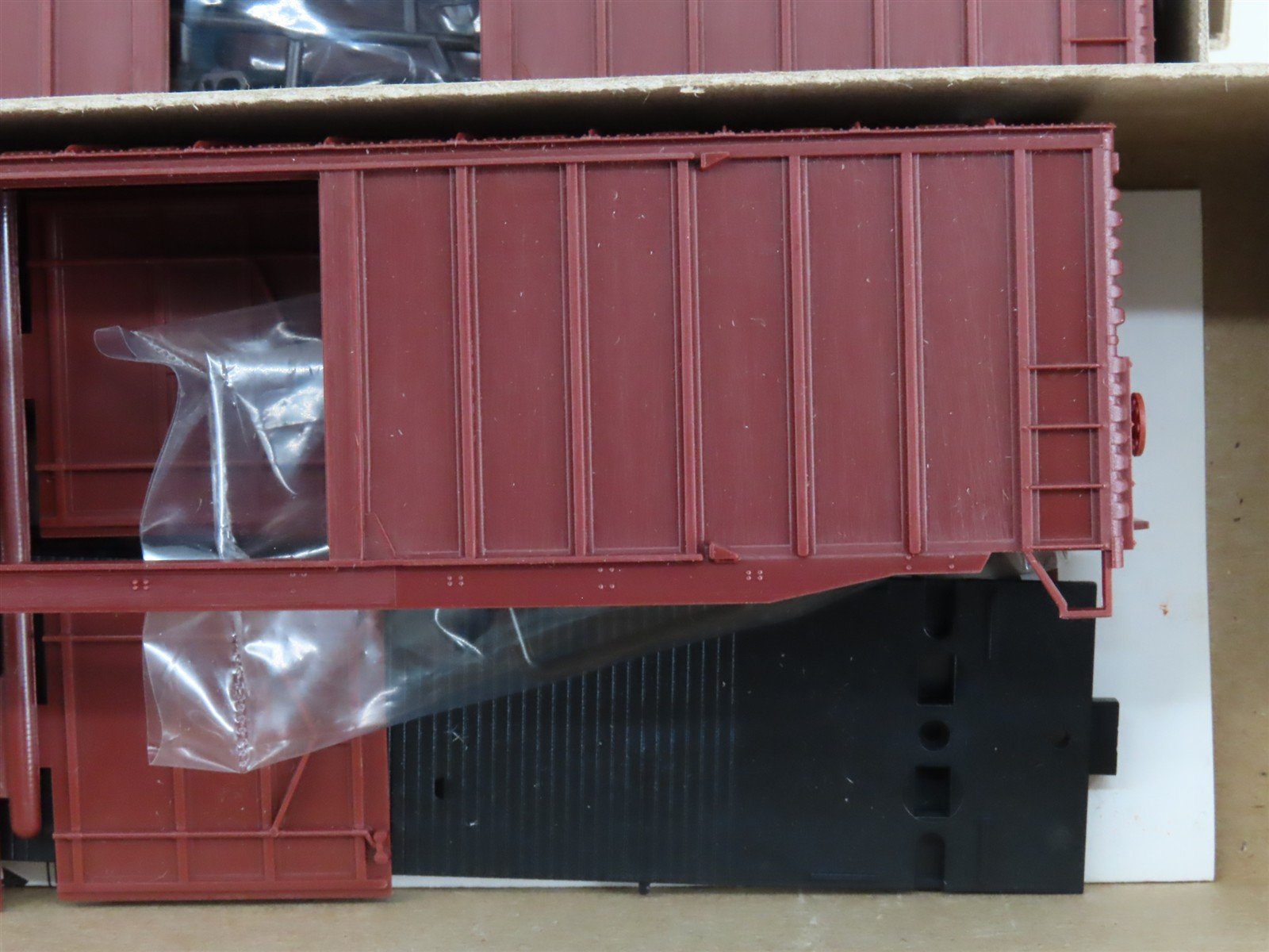 LOT of 6 HO Accurail Kit #5600 Undecorated Brownish Red 50' Ext. Post Box Car