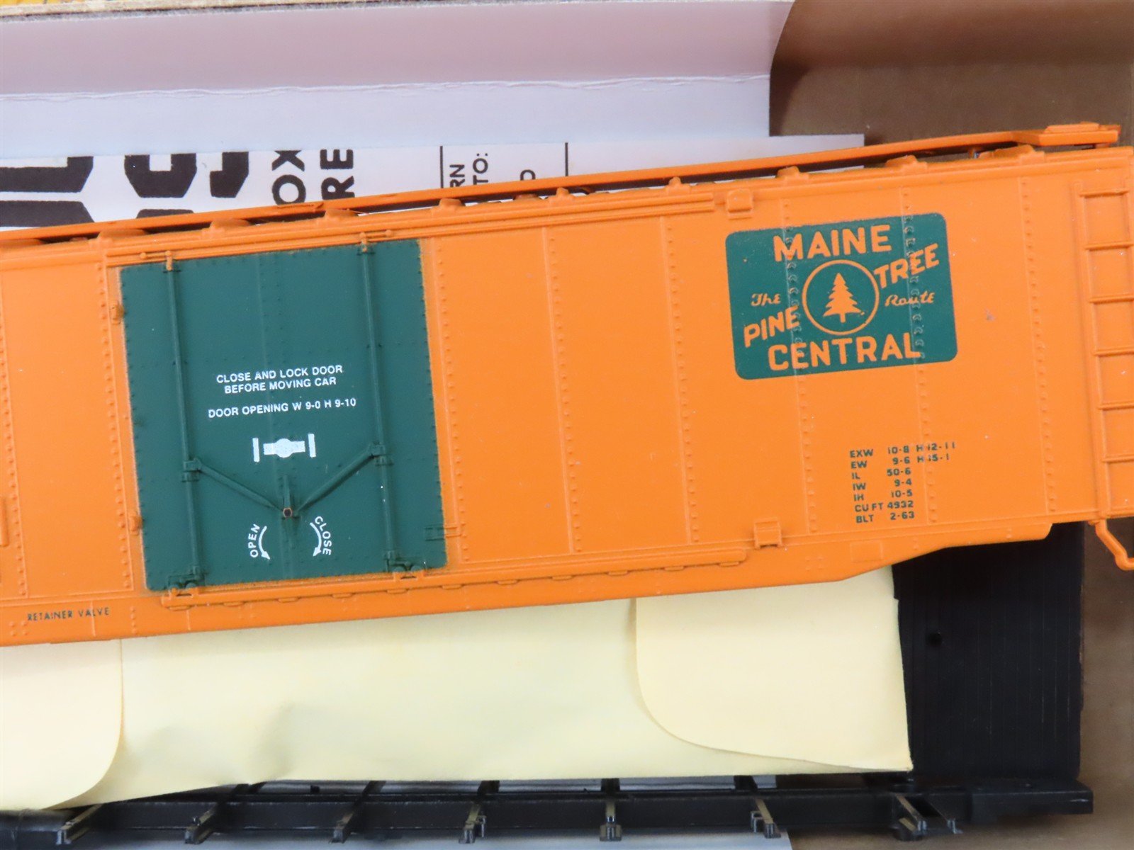 LOT of 6 HO Scale Athearn/Bev-Bel & Walthers Kits MEC EV Caboose & 50' Box Cars
