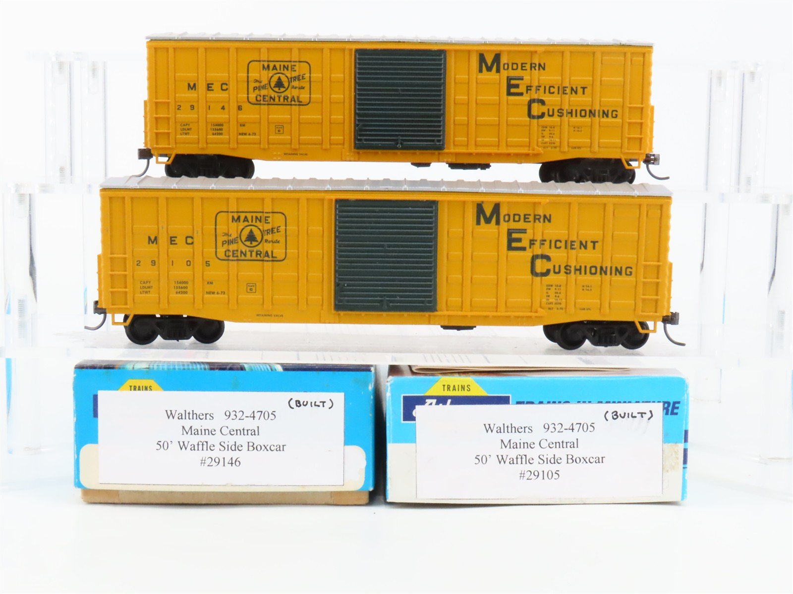 LOT of 2 HO Scale Athearn 932-4705 MEC Maine Central Pine Tree 50' Boxcars