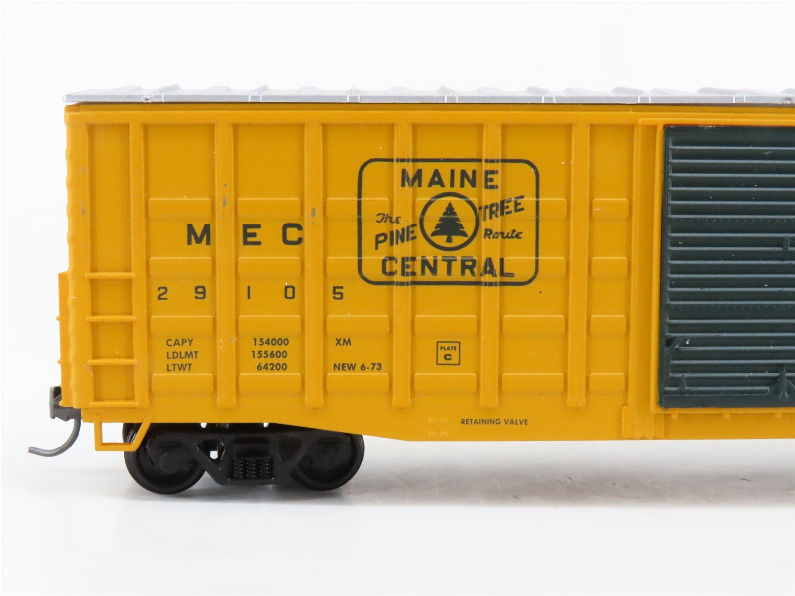 LOT of 2 HO Scale Athearn 932-4705 MEC Maine Central Pine Tree 50' Boxcars