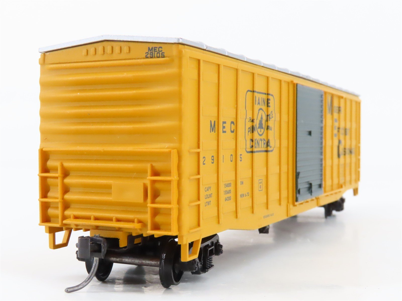 LOT of 2 HO Scale Athearn 932-4705 MEC Maine Central Pine Tree 50' Boxcars
