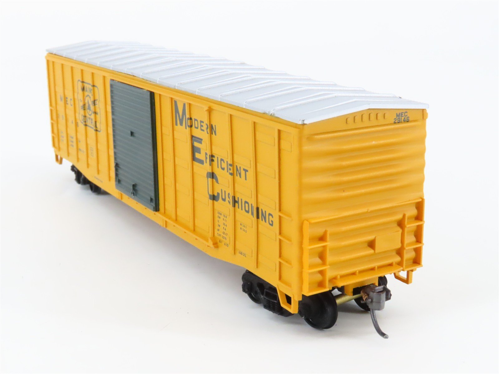 LOT of 2 HO Scale Athearn 932-4705 MEC Maine Central Pine Tree 50' Boxcars