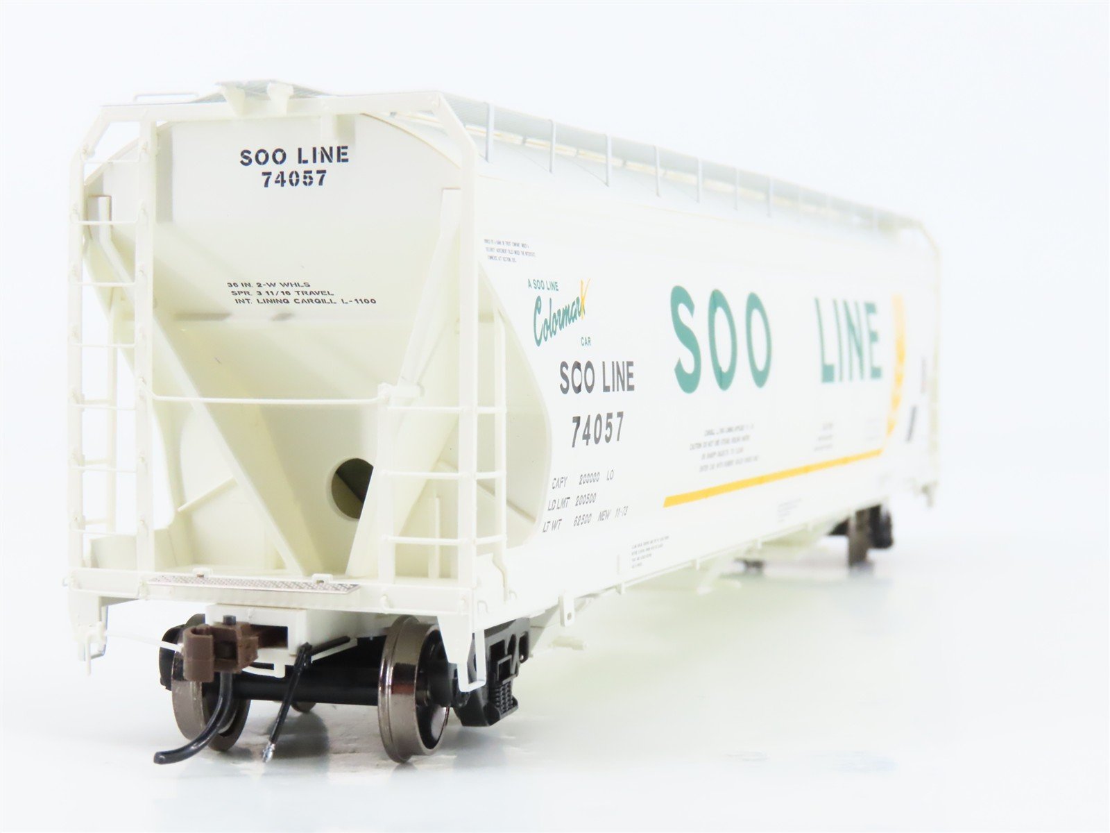 LOT of 2 HO Scale Athearn Genesis SOO Line 3-Bay Covered Hoppers