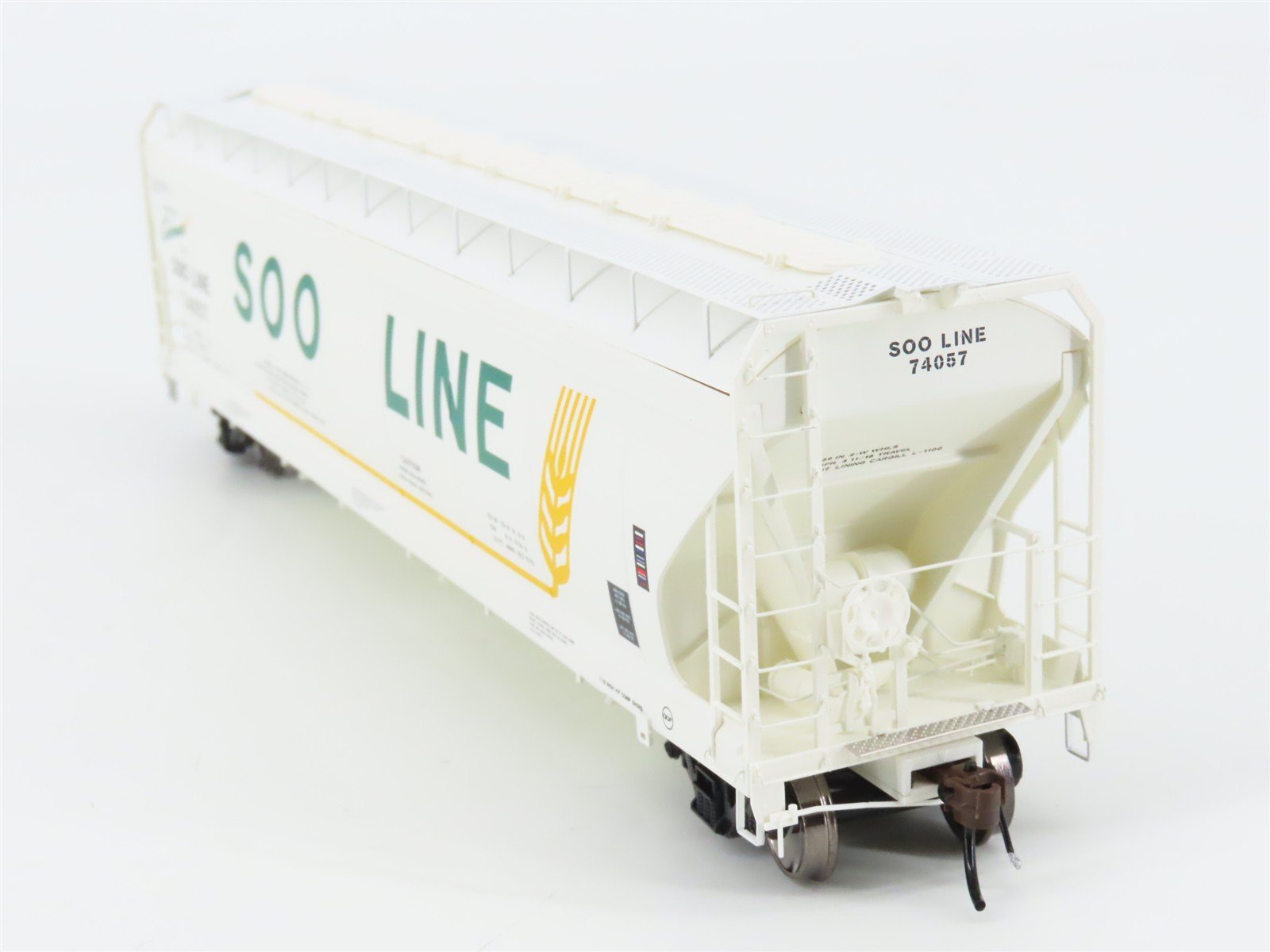 LOT of 2 HO Scale Athearn Genesis SOO Line 3-Bay Covered Hoppers