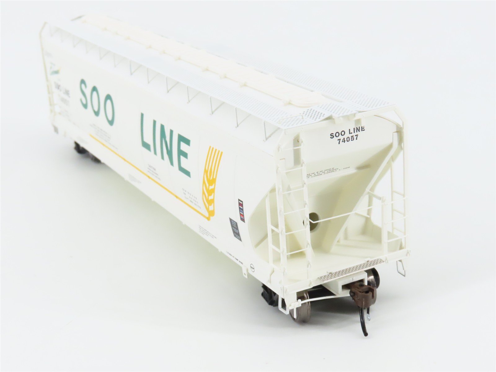 LOT of 2 HO Scale Athearn Genesis SOO Line 3-Bay Covered Hoppers