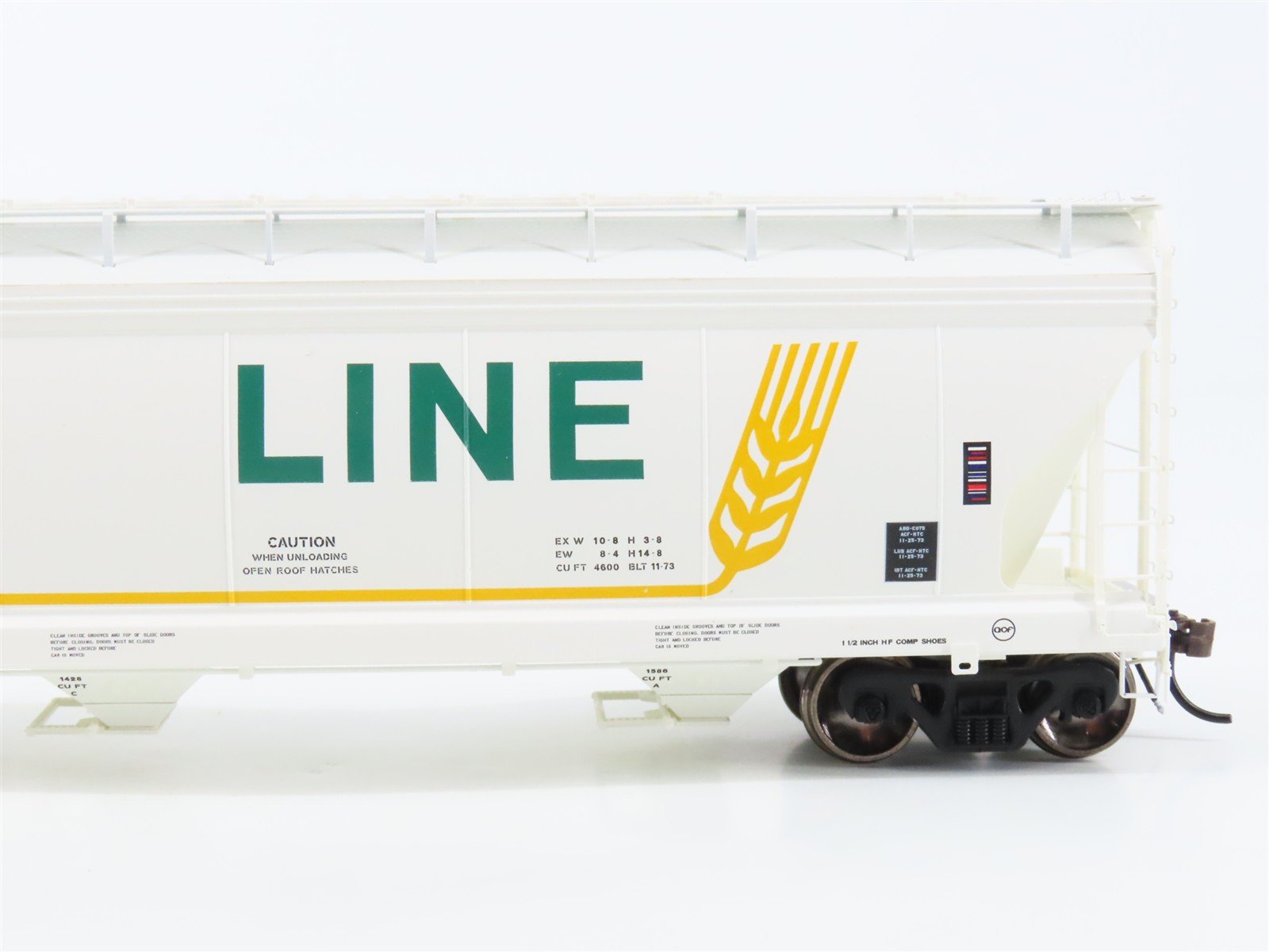 LOT of 2 HO Scale Athearn Genesis SOO Line 3-Bay Covered Hoppers