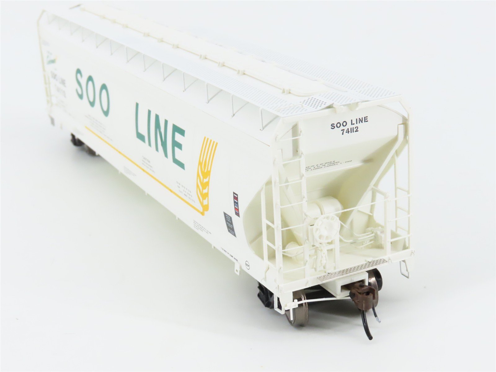LOT of 2 HO Scale Athearn Genesis SOO Line 3-Bay Covered Hoppers