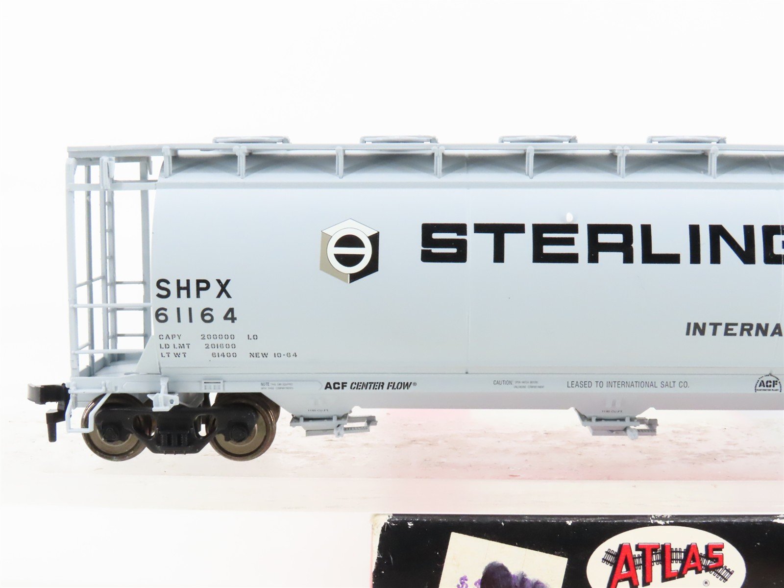 HO Scale Atlas 1939-2 SHPX Sterling Salt 3-Bay Cylindrical Hopper #61164