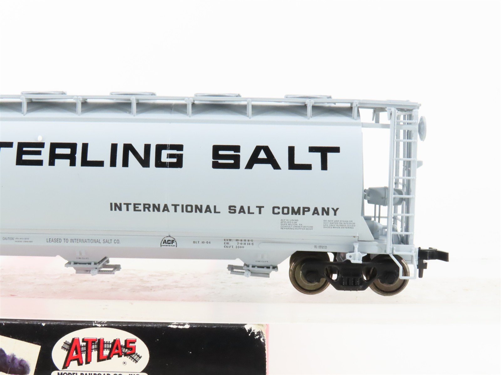 HO Scale Atlas 1939-2 SHPX Sterling Salt 3-Bay Cylindrical Hopper #61164