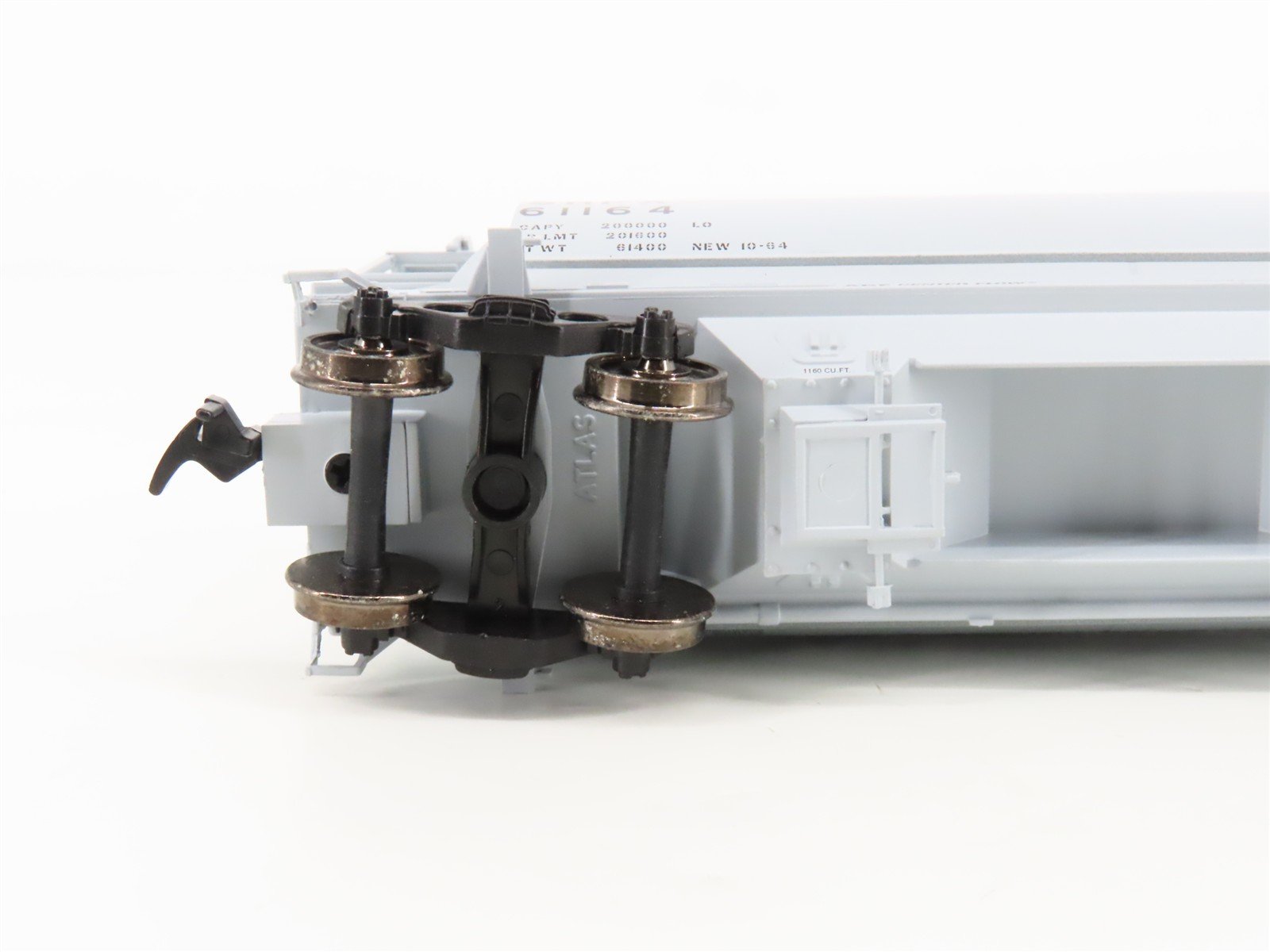 HO Scale Atlas 1939-2 SHPX Sterling Salt 3-Bay Cylindrical Hopper #61164