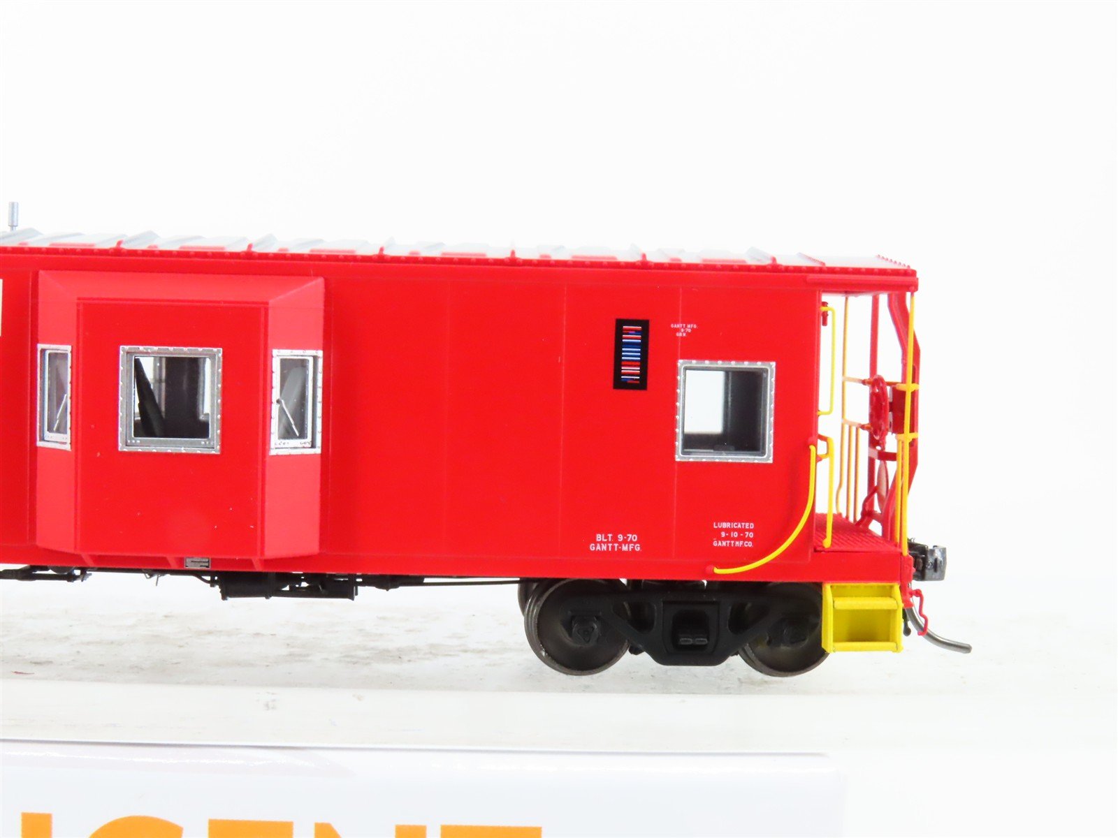 HO Scale Tangent 60610-02 SOU Southern Railway Bay Window Caboose #X493