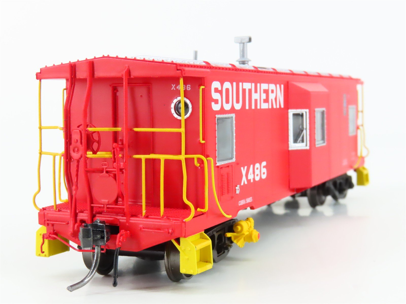 HO Scale Tangent 60610-01 SOU Southern Railway Bay Window Caboose #X486