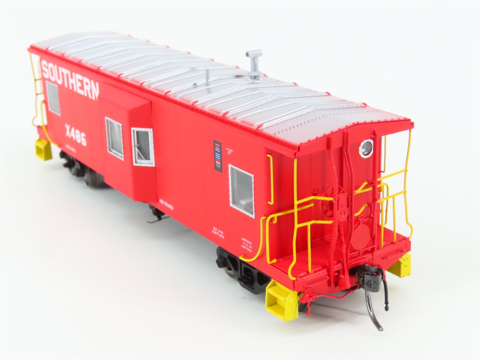HO Scale Tangent 60610-01 SOU Southern Railway Bay Window Caboose #X486