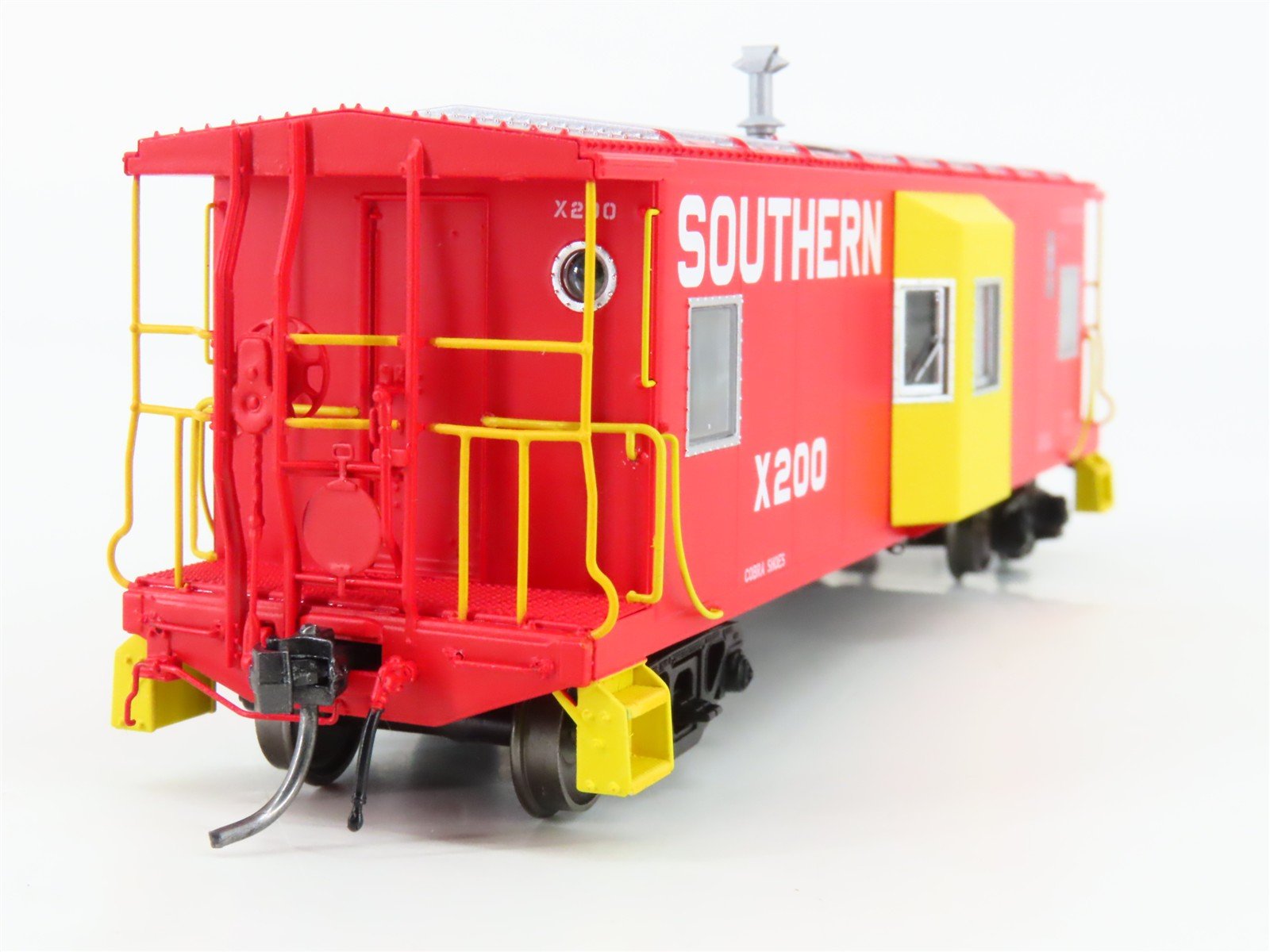 HO Scale Tangent 60612-01 SOU Southern Railway Bay Window Caboose #X200
