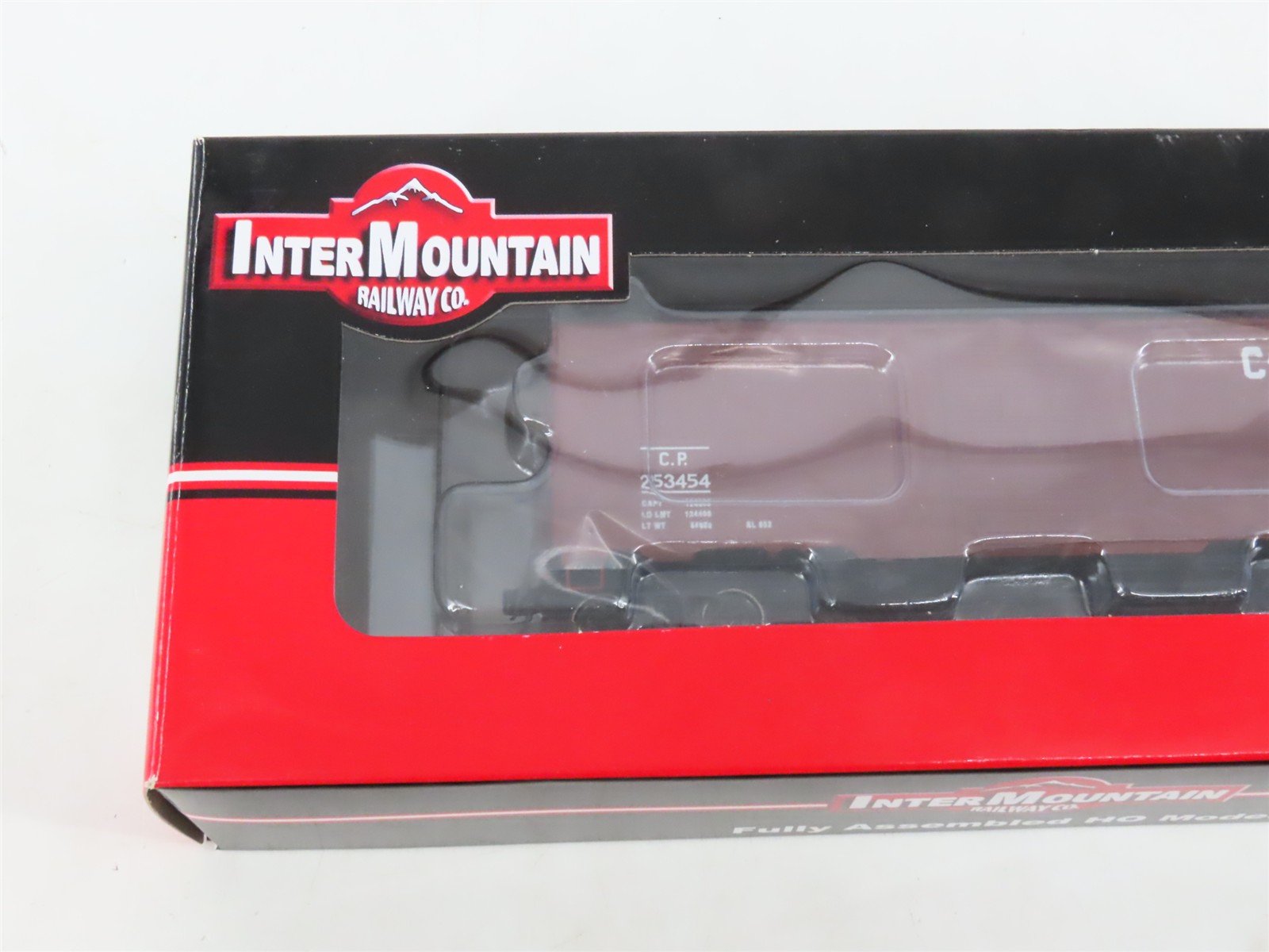 LOT of 2 HO Scale InterMountain CP Canadian Pacific Railway Single Door Box Cars