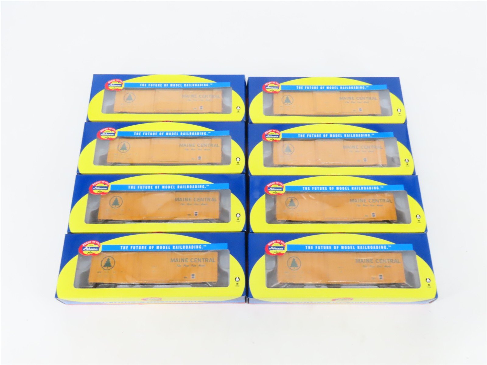 LOT of 8 HO Scale Athearn MEC Maine Central Pine Tree Route Single Door Box Cars