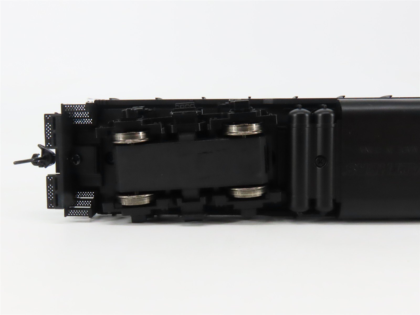 HO Walthers Proto 920-42802 B&M Boston & Maine GP9 Diesel #1746 wDCC & Sound