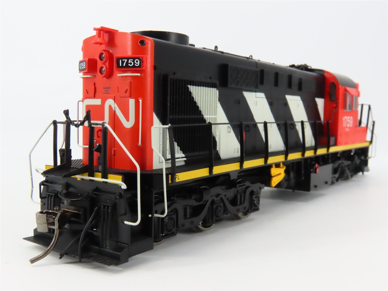 HO Scale Rapido 32558 CN Canadian National RSC-14 Diesel Locomotive #1759