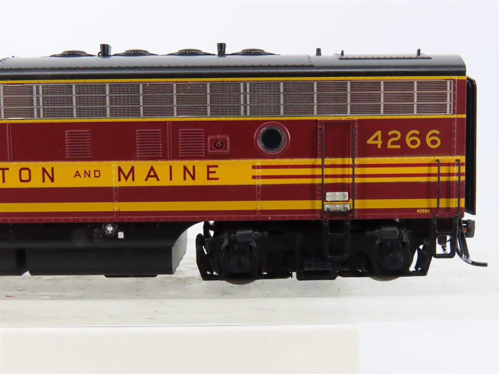 HO Broadway Limited BLI 8200 B&M Boston & Maine F7A Diesel #4266 wDCC & Sound
