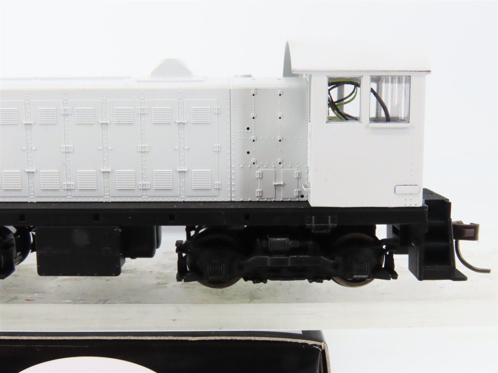 HO Scale Atlas 10001483 Undecorated S2 Diesel Locomotive wDCC & Sound