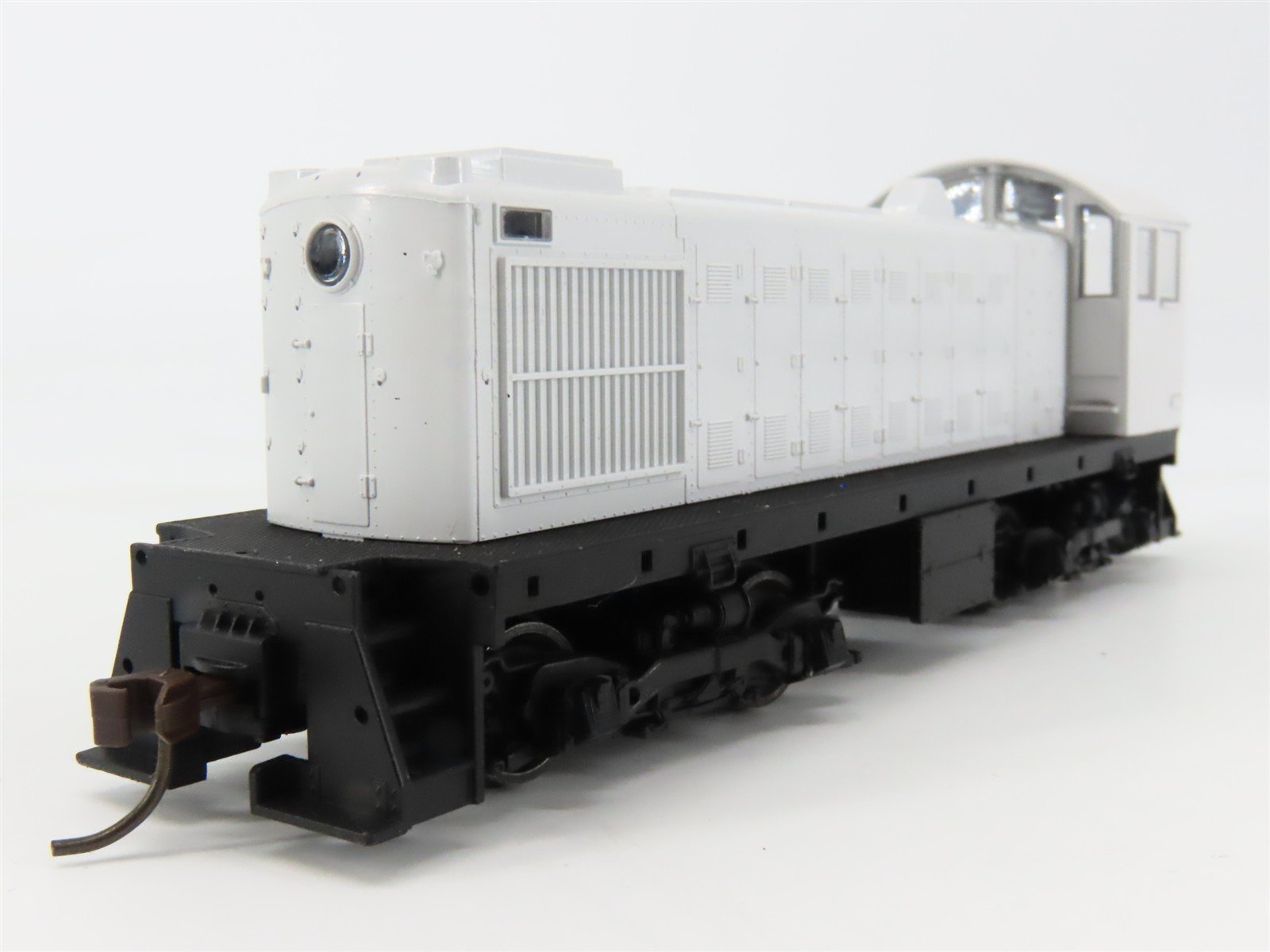 HO Scale Atlas 10001483 Undecorated S2 Diesel Locomotive wDCC & Sound