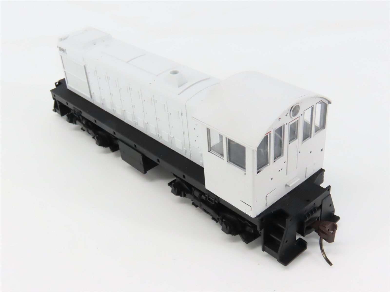 HO Scale Atlas 10001483 Undecorated S2 Diesel Locomotive wDCC & Sound