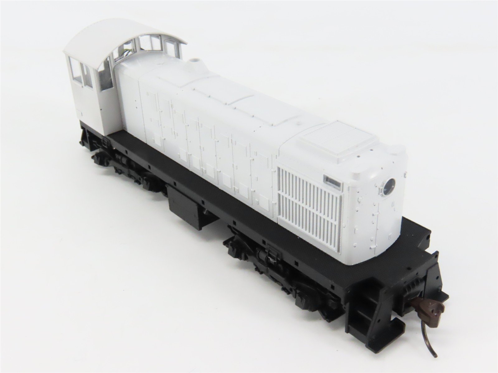 HO Scale Atlas 10001483 Undecorated S2 Diesel Locomotive wDCC & Sound
