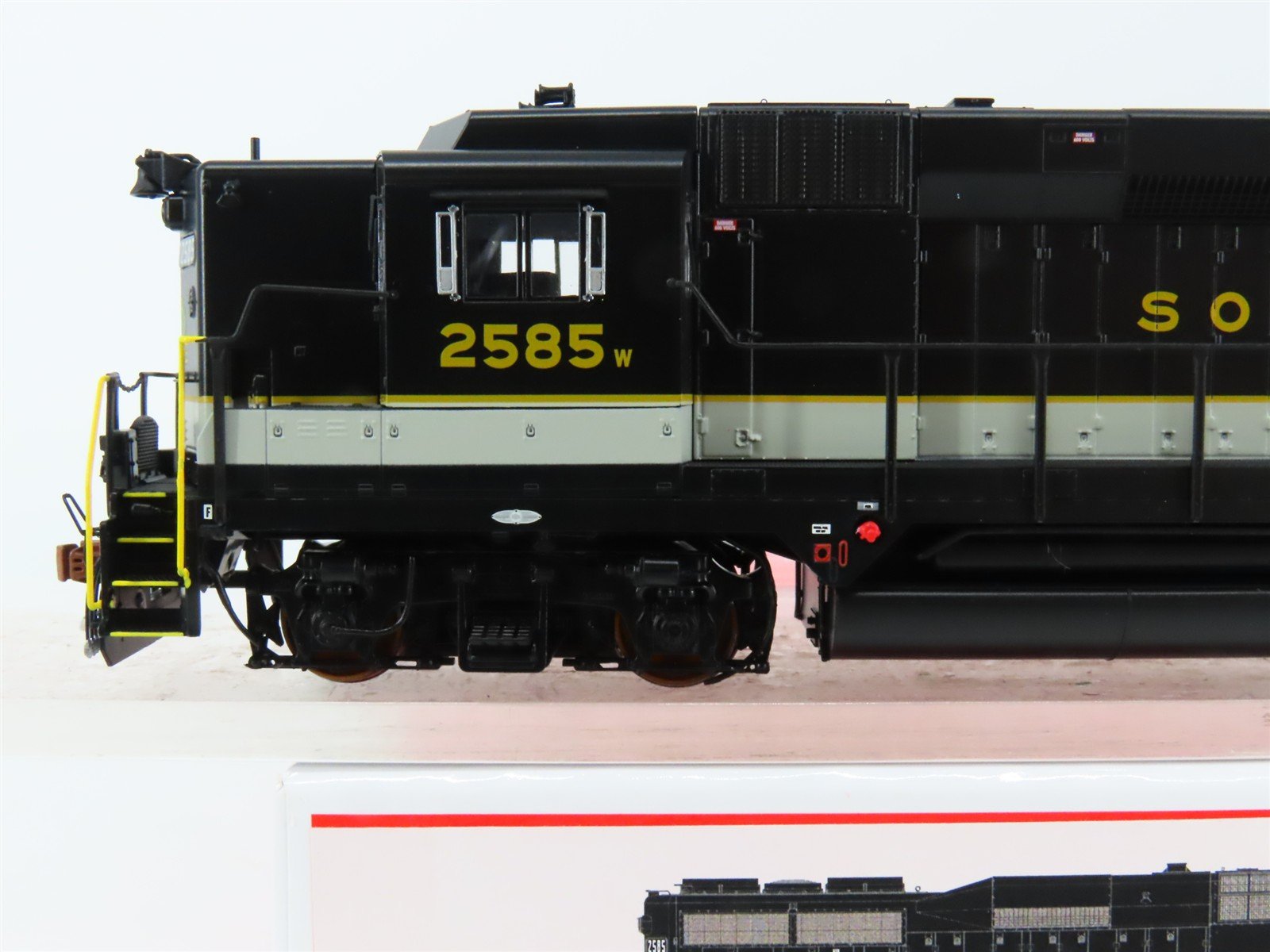 HO Scaletrains.com SXT39239 Southern GP30 Diesel Loco #2585 wDCC & Sound