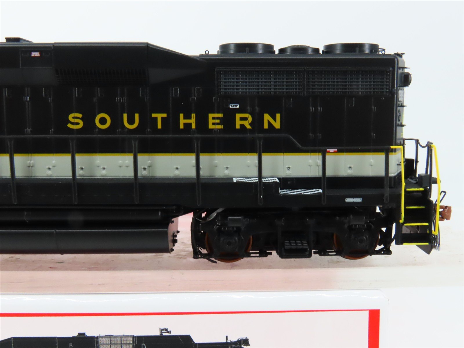 HO Scaletrains.com SXT39239 Southern GP30 Diesel Loco #2585 wDCC & Sound