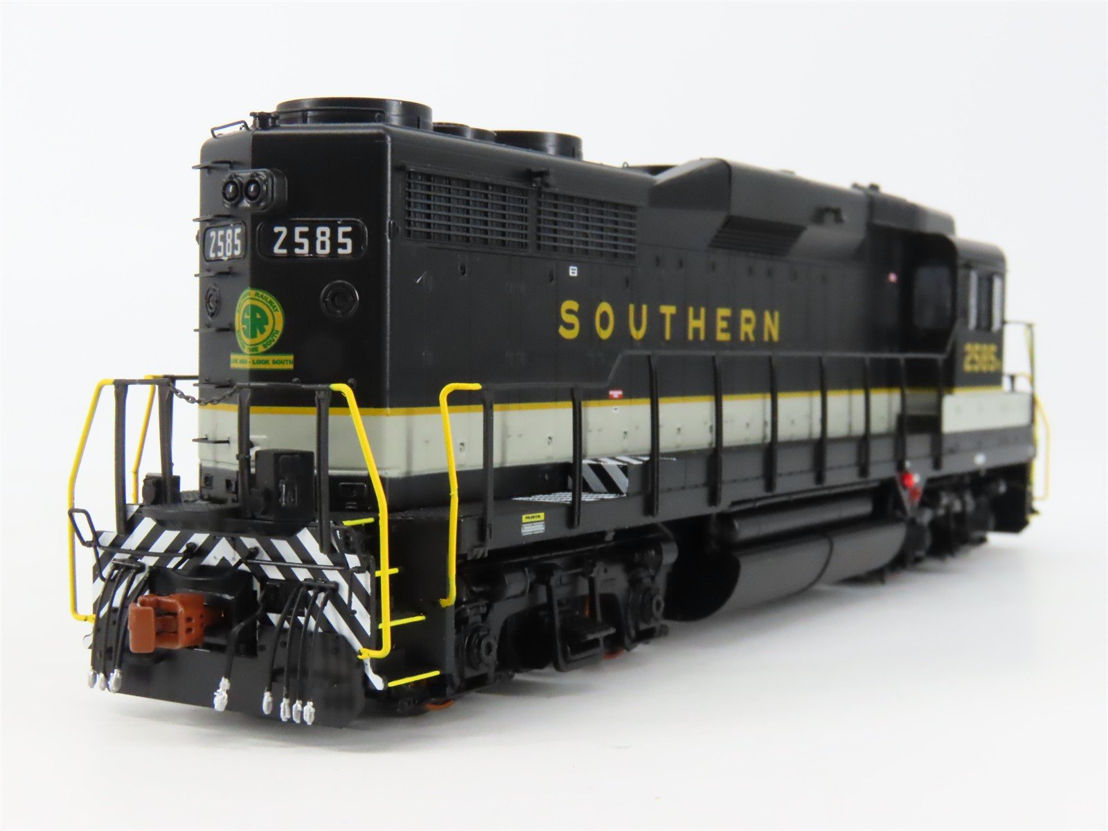 HO Scaletrains.com SXT39239 Southern GP30 Diesel Loco #2585 wDCC & Sound