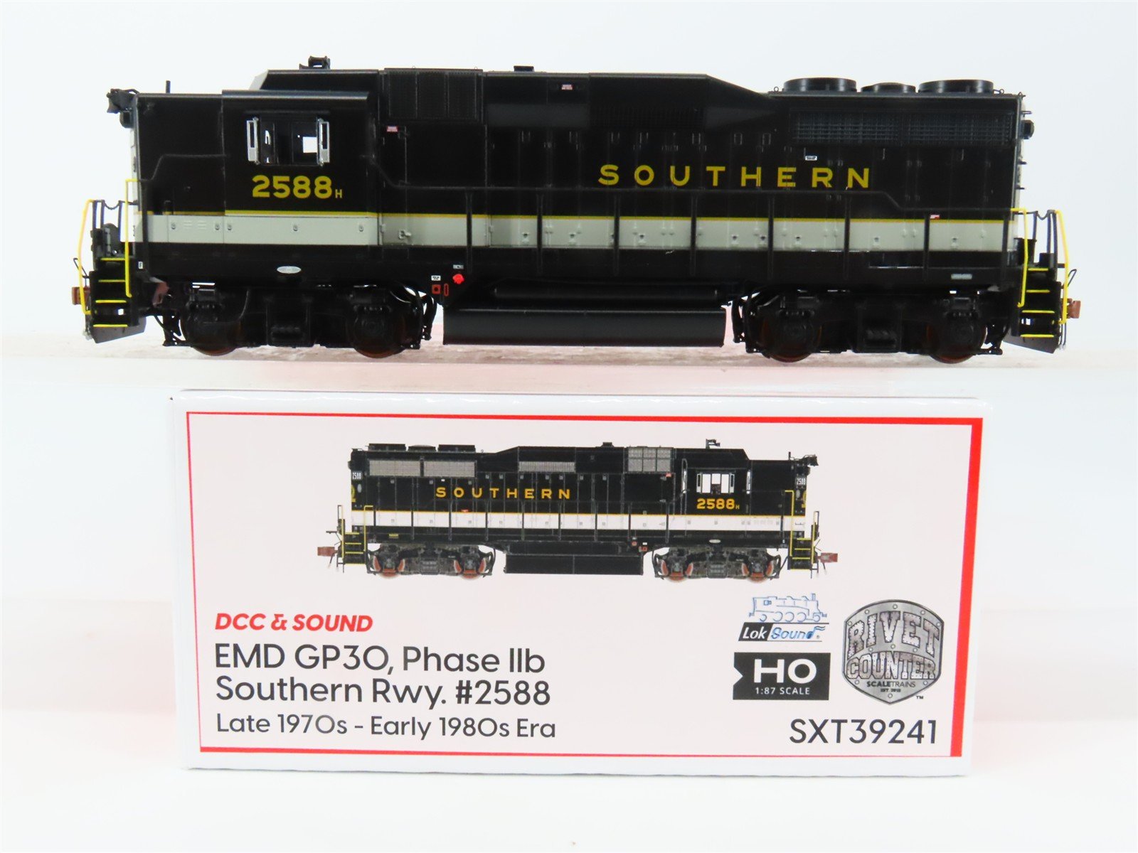 HO Scaletrains.com SXT39241 Southern GP30 Diesel Loco #2588 wDCC & Sound