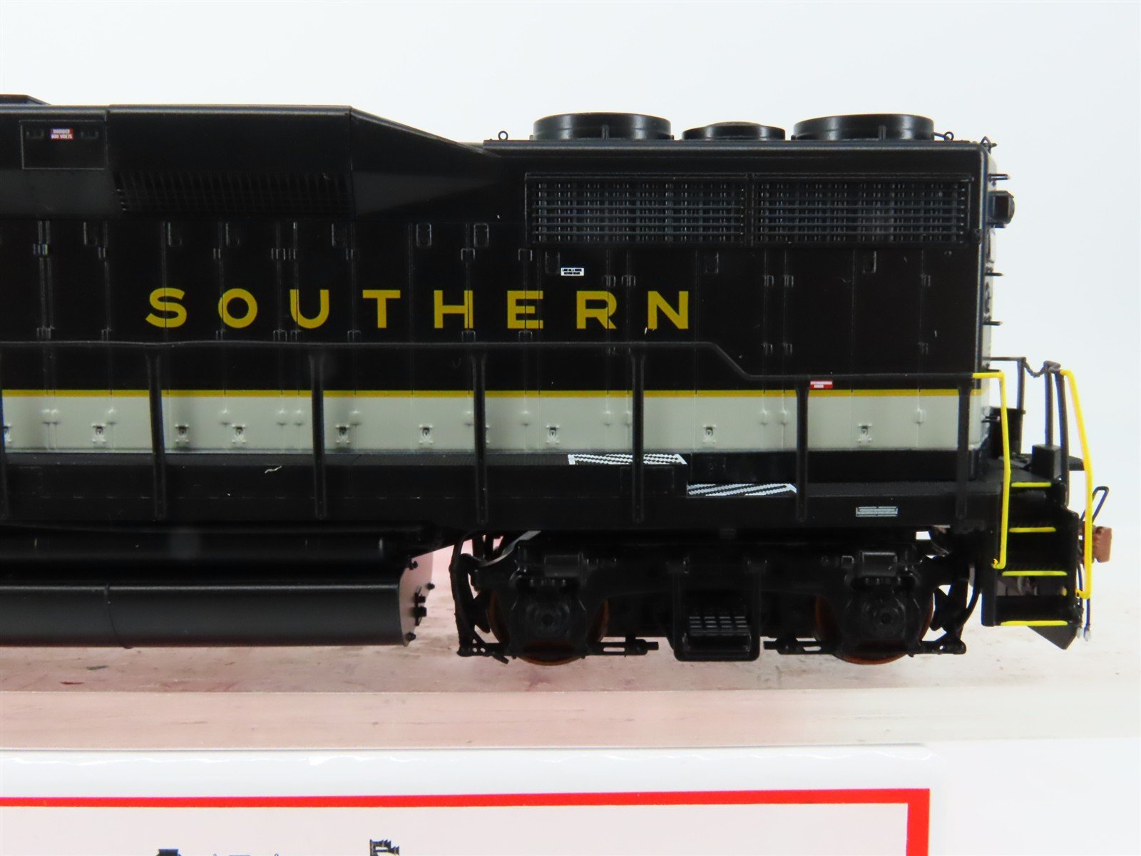 HO Scaletrains.com SXT39241 Southern GP30 Diesel Loco #2588 wDCC & Sound