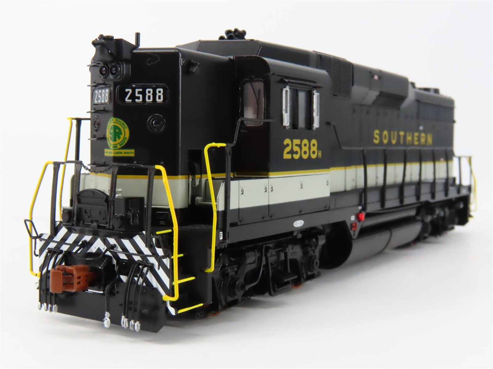 HO Scaletrains.com SXT39241 Southern GP30 Diesel Loco #2588 wDCC & Sound