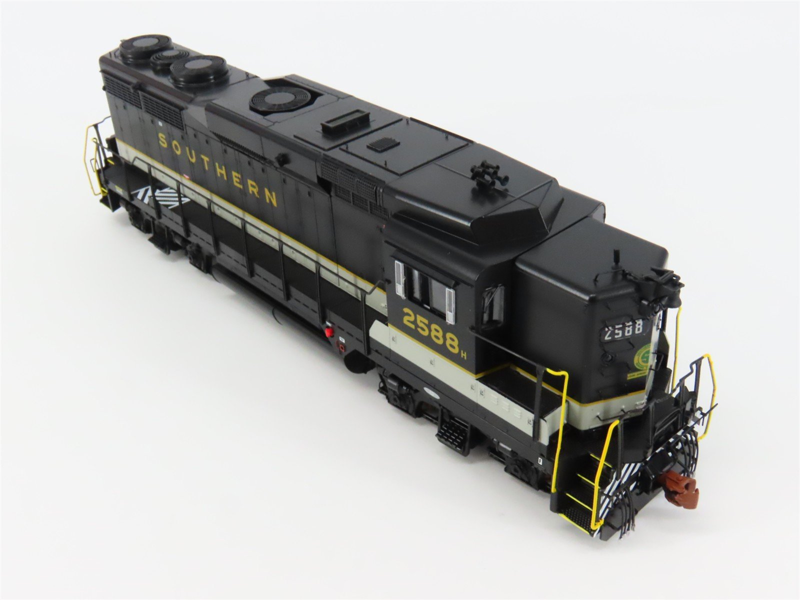 HO Scaletrains.com SXT39241 Southern GP30 Diesel Loco #2588 wDCC & Sound