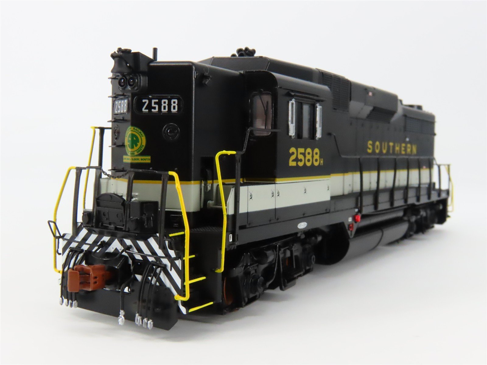 HO Scaletrains.com SXT39241 Southern GP30 Diesel Loco #2588 wDCC & Sound