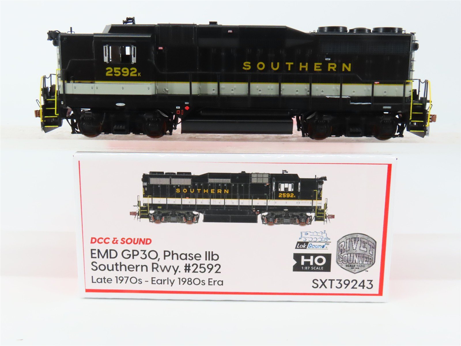 HO Scaletrains.com SXT39243 Southern GP30 Diesel Loco #2592 wDCC & Sound