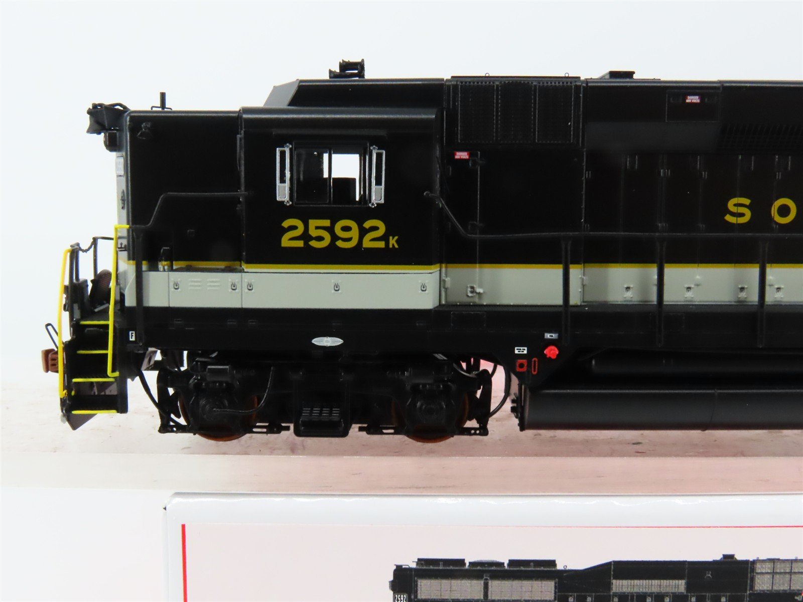 HO Scaletrains.com SXT39243 Southern GP30 Diesel Loco #2592 wDCC & Sound