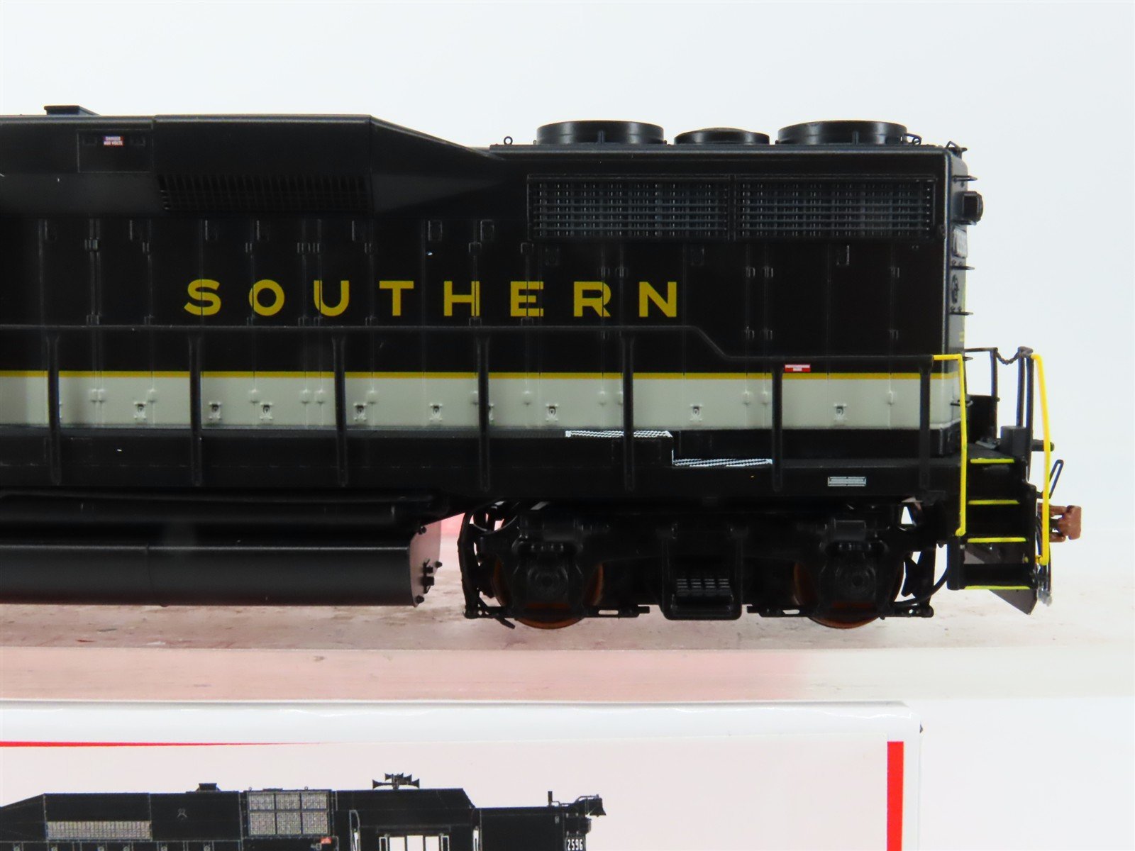 HO Scaletrains.com SXT39245 Southern GP30 Diesel Loco #2596 wDCC & Sound