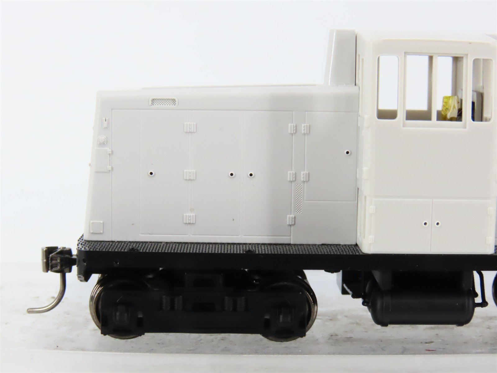 HO Scale Rapido 48598 Undecorated GE 44-Tonner Diesel Loco w/DCC & Sound