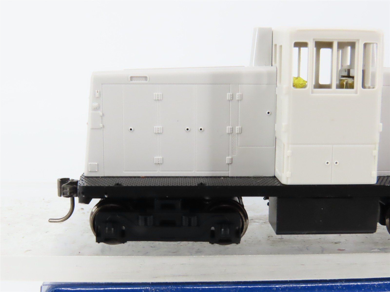 HO Scale Rapido 48598 Undecorated GE 44-Tonner Diesel Loco w/DCC & Sound