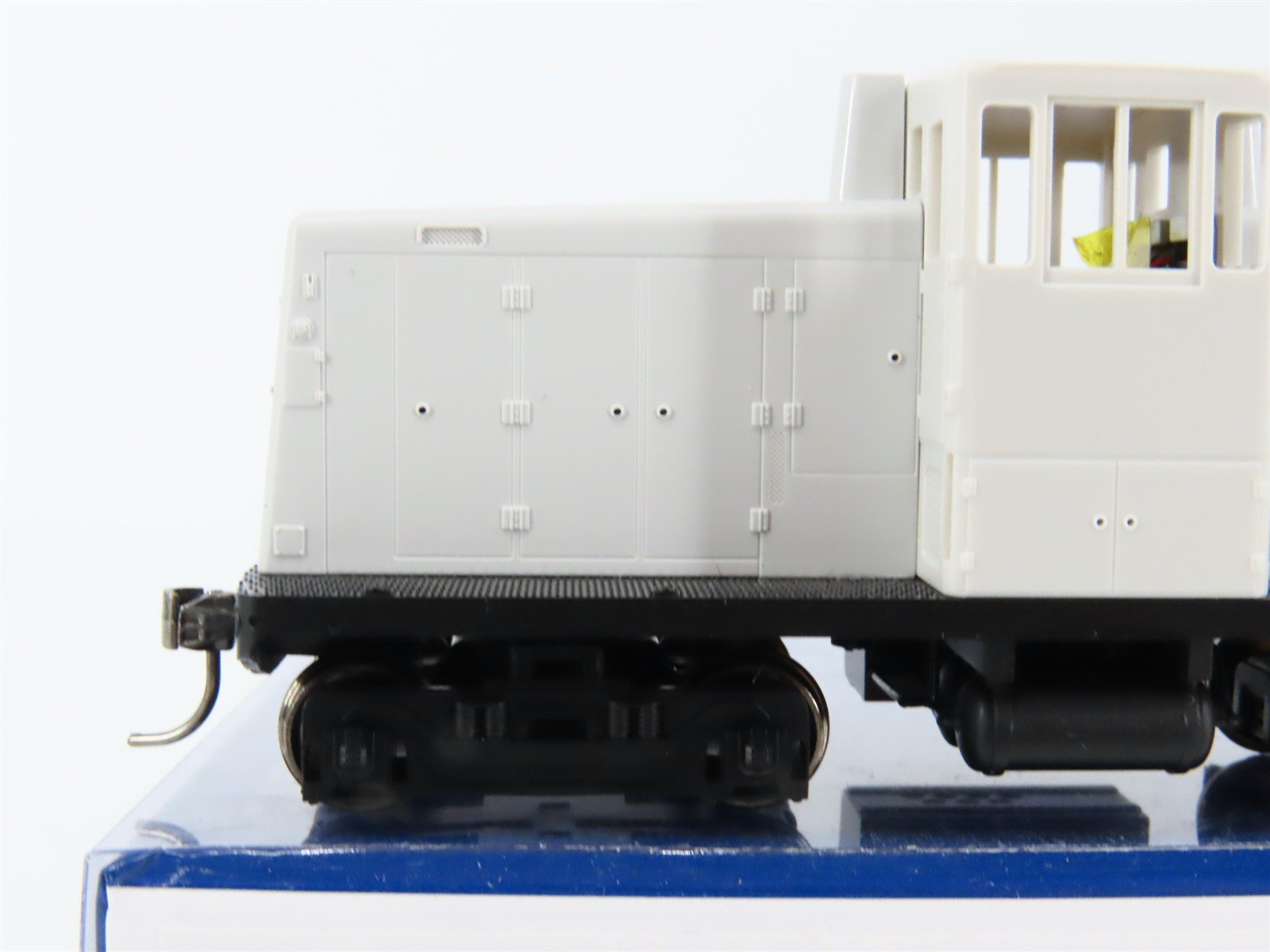 HO Scale Rapido 48598 Undecorated GE 44-Tonner Diesel Loco w/DCC & Sound