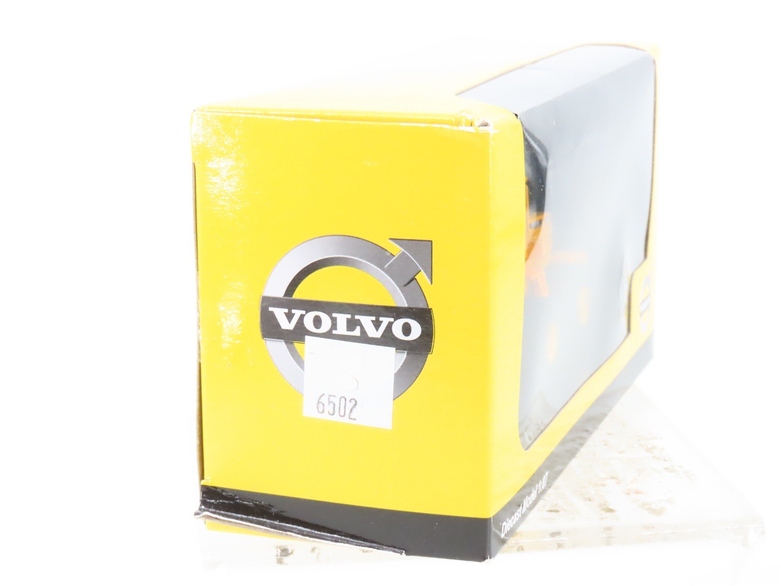 1:87 Scale Die-Cast Volvo L180C Log Loader SEALED