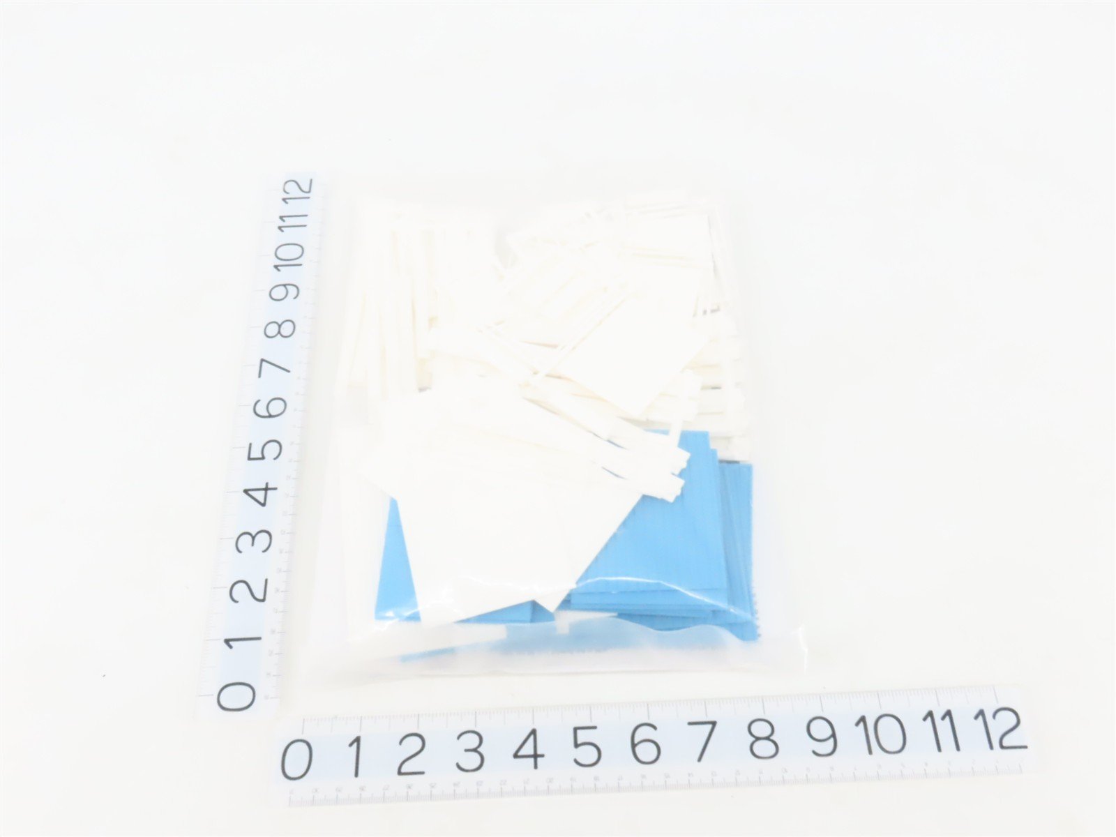 HO 1/87 Scale Pikestuff Kit 541-0015 The Shops - Sealed