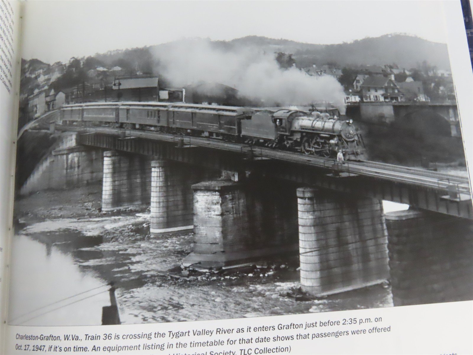 Baltimore & Ohio Pacific Locomotives by Bob Withers ©2013 HC Book