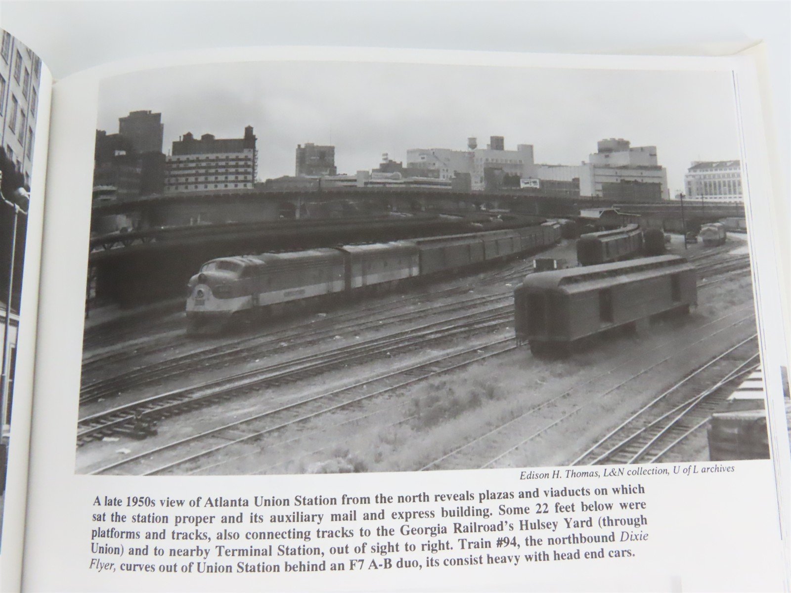 The Dixie Line: Nashville, Chattanooga & St. Louis Railway by Castner ©1995